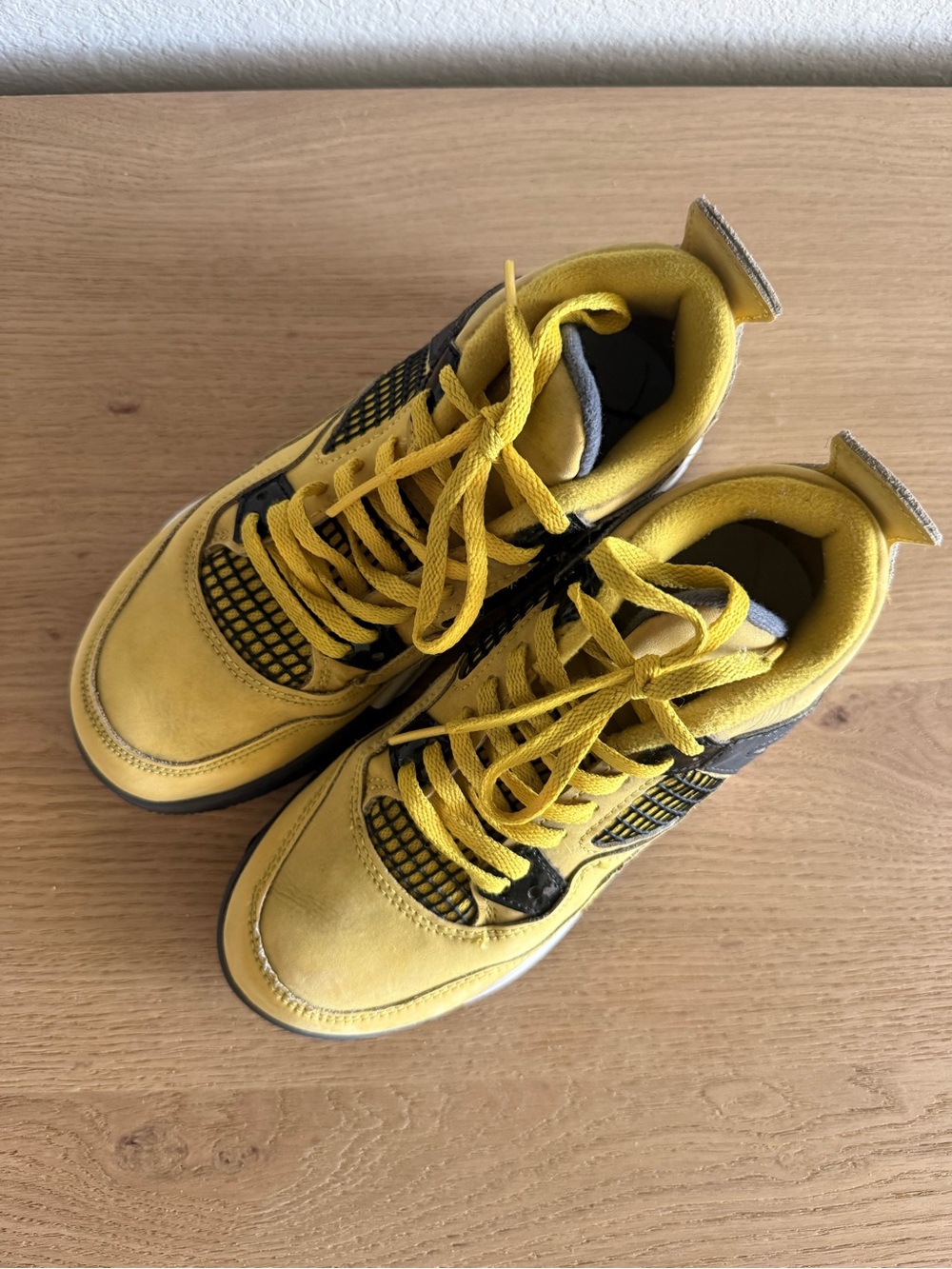 Jordan 4 Retro Lightning (Yellow/Black) Youth Sneakers | Great Condition
